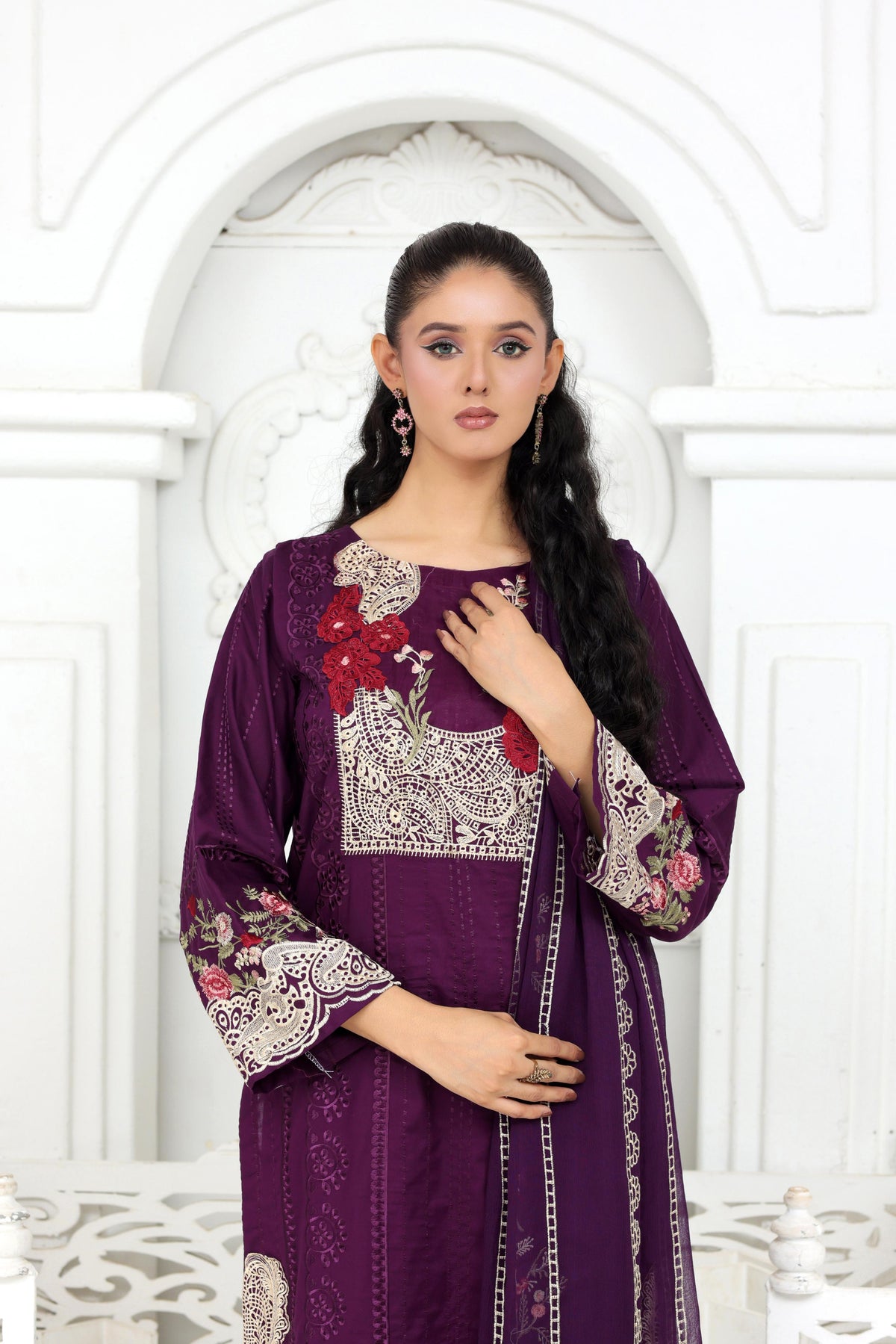 IB907 - 3PC Embroidered Lawn Suit with Bamberg Pallu Dupatta