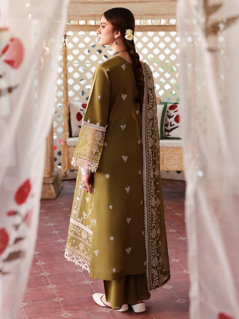 SR-MR590 Unstitched Heavy Embroidered Lawn Suit With Embroidered Bamber Chiffon Dupatta