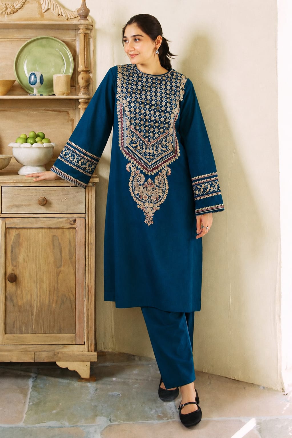 SR-69 Unstitched Lawn Embroidered 2Pc Suit