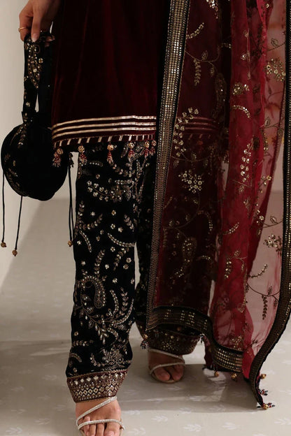 SR-1015 Sequence Embroidered 9000 Micro Velvet 3Pc With Organza Embroidered Dupatta