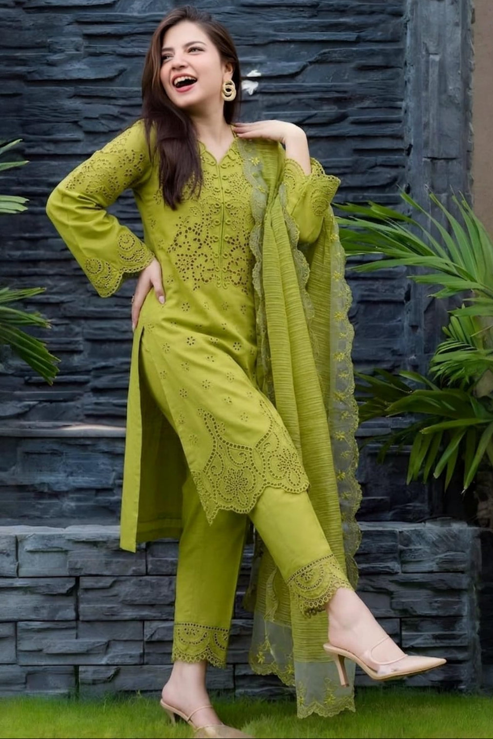 SR-RR2780 Lawn Unstitched Chikenkari 3pc Suit With Cotton Net Embroidered Dupatta