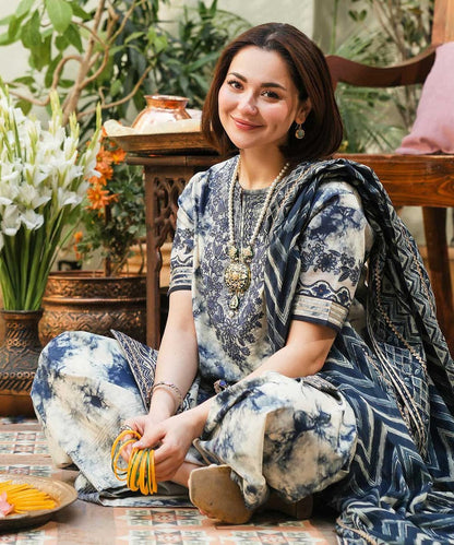 SR-SP500 Unstitched Digital Printed Lawn Suit 3pc With Digital Printed Lawn Dupatta