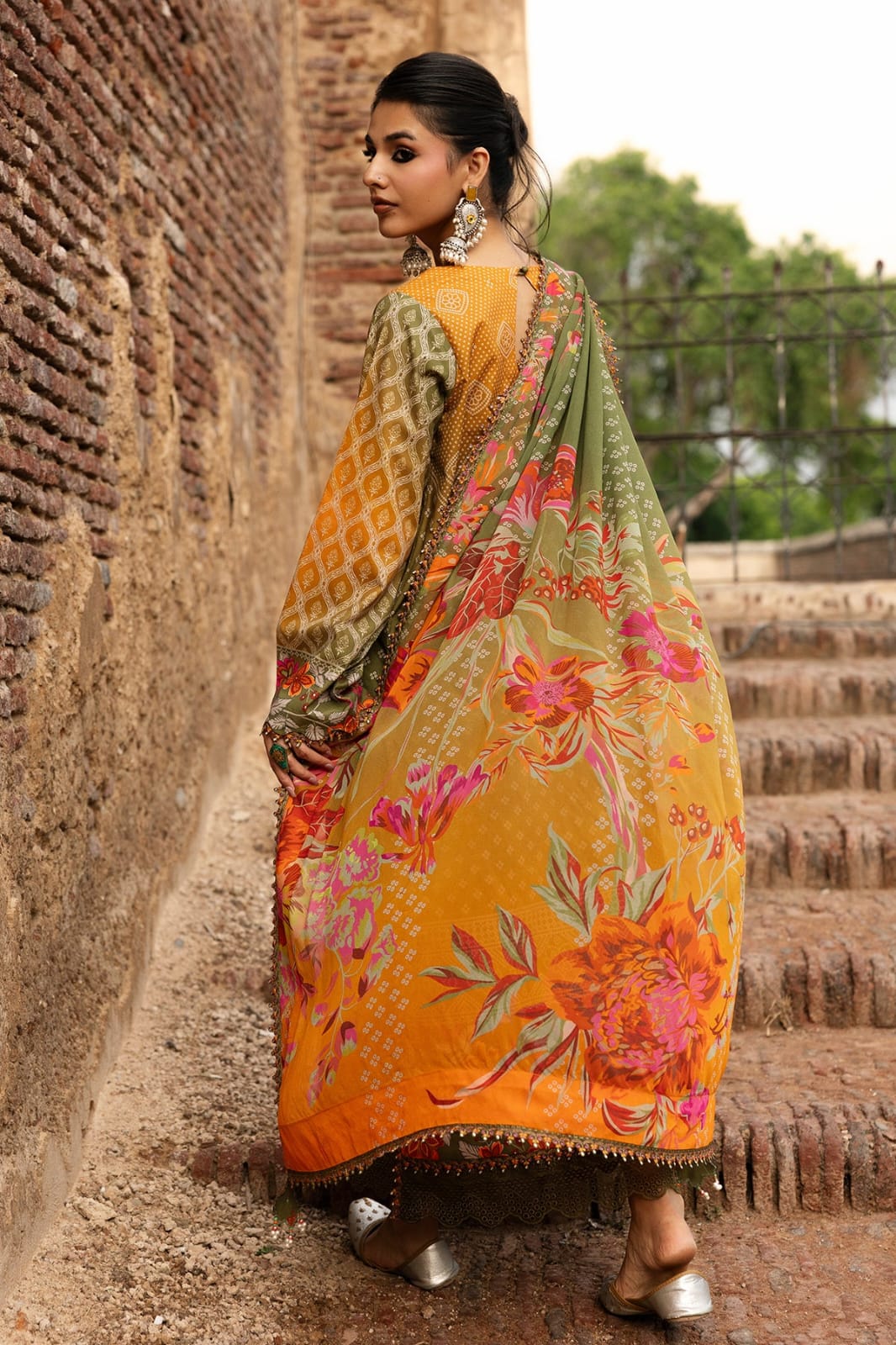 SR-D359 Digital Printed Lawn Suit 3pc With Lawn Digital Printed Dupatta