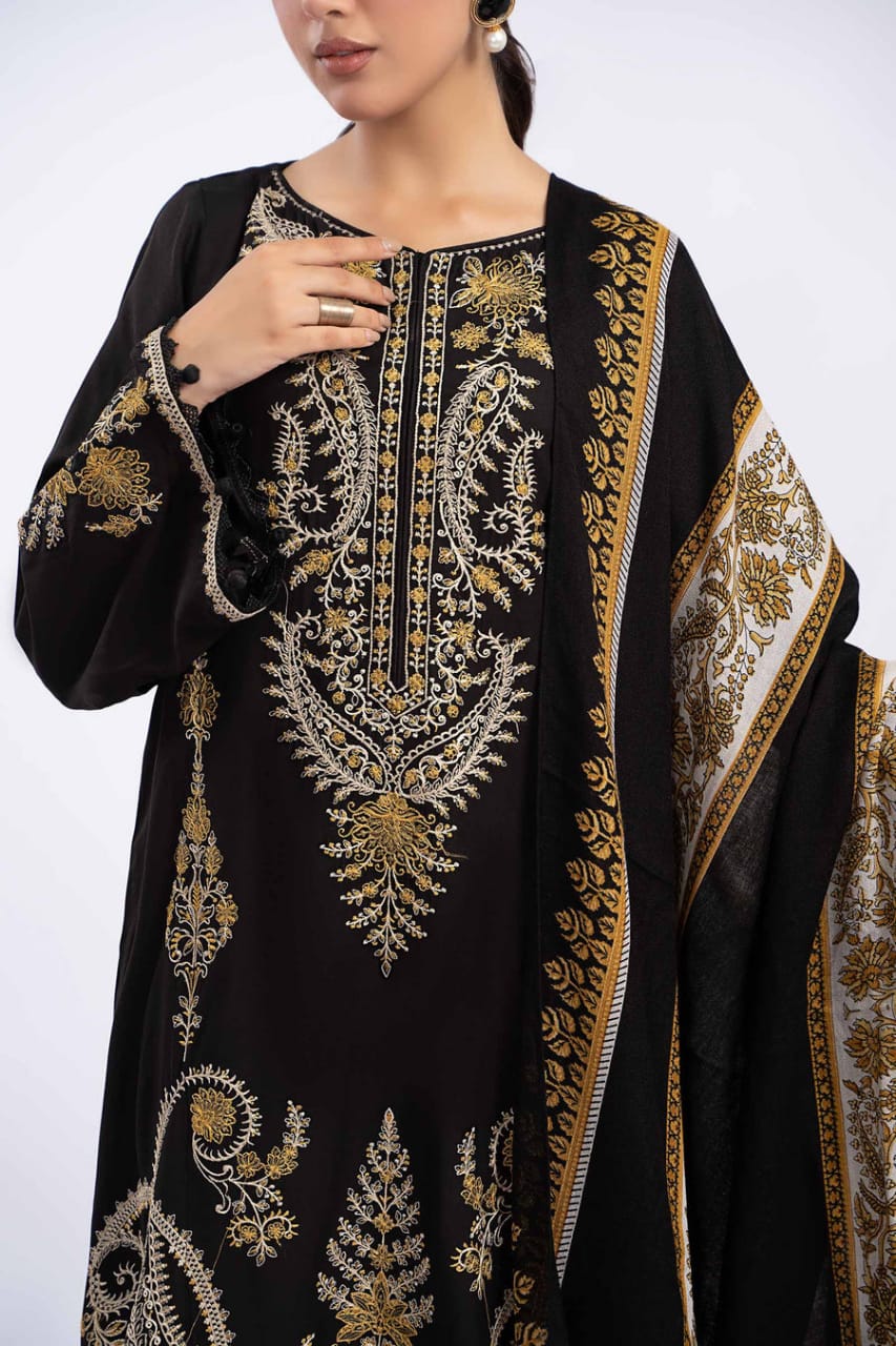 SR-700 Dhanak Embroidered Suit With Digital Printed Wool Shawl