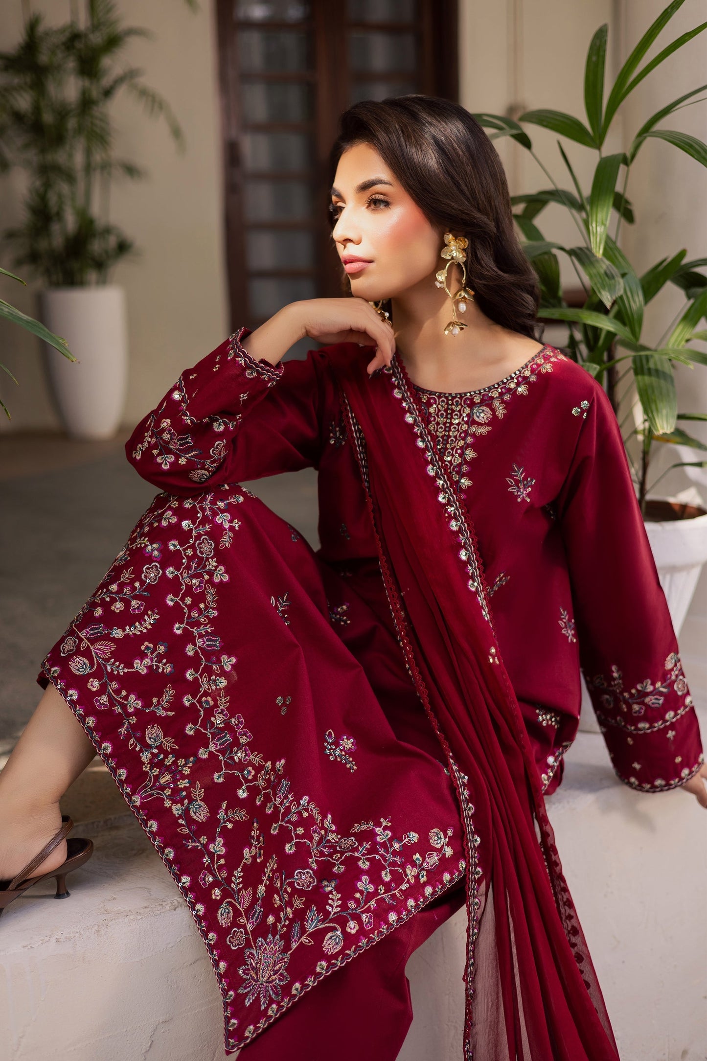 BATIK-3PC LAWN EMBROIDERED SHIRT WITH CHIFFON EMBROIDERED DUPATTA AND EMB TROUSER-BIC-4732