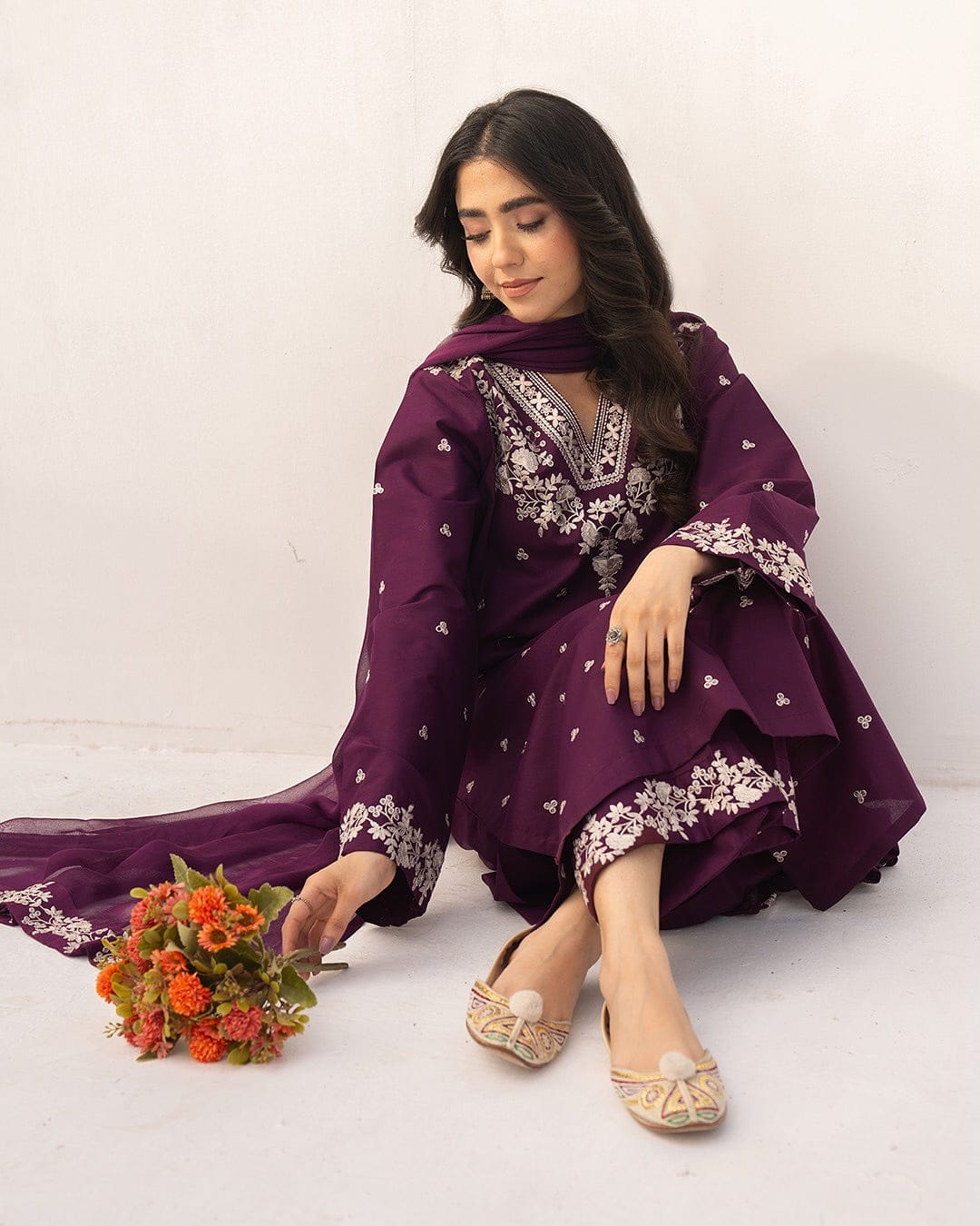 SR-PZ97333 Unstitched Embroidered Lawn Suit 3pc With Bamber Chiffon Embroidered Dupatta