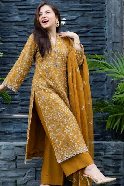 SR-BR09 Lawn 3Pc Embroidered Suit with Bamber Chiffon Embroidered Dupatta