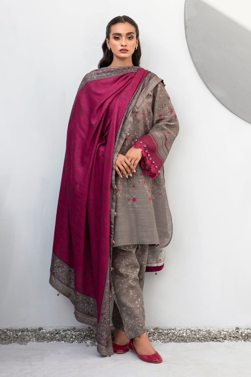 SR-BQ405 Digital Printed Khaddar 3Pc Suit With Digital Printed Khaddar Dupatta