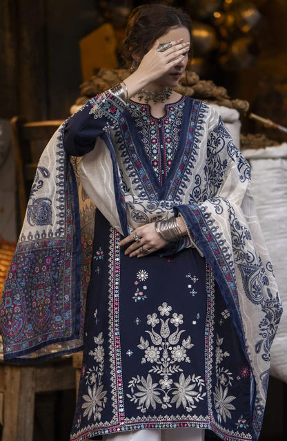 SR-AK905 Dhanak Embroidered Suit With Digital Printed Woolen Shawl